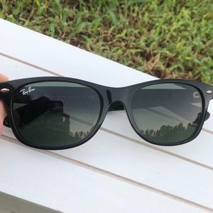 Unisex rayban wayfarer sunglasses